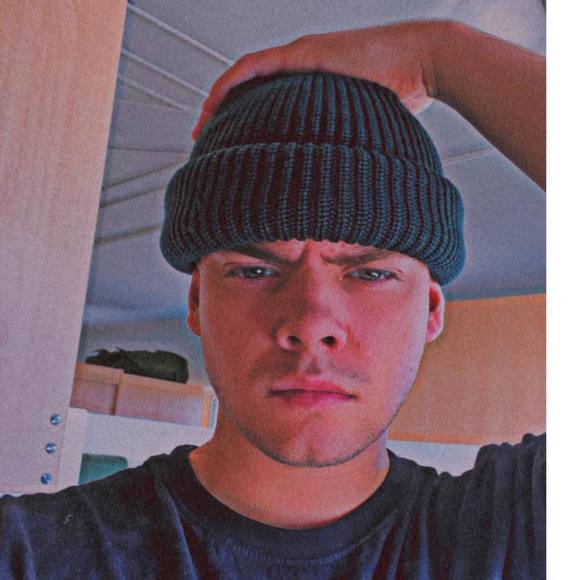 Meet your Posher, Matthew - Picture 1 of 1